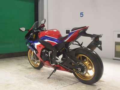 Honda CBR1000RR-R SP 2022