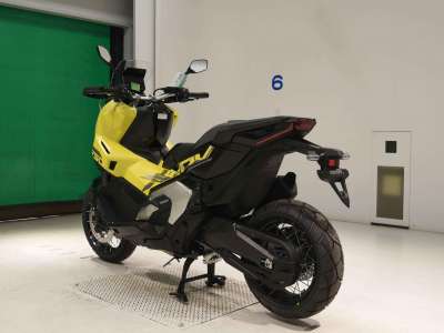 Honda X-Adv 750 2025